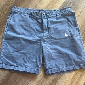Vineyard Vines Mens 100% Cotton Blue Shorts with boat and fish embroidered